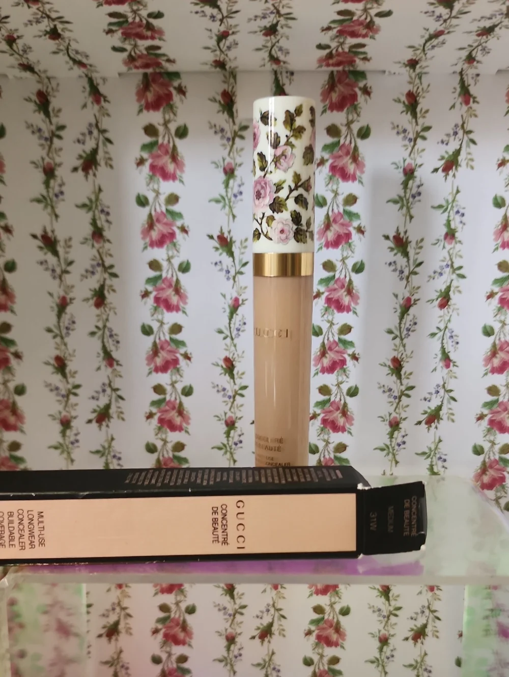 Gucci Floral Cap Radiant Liquid Concealer - Beige